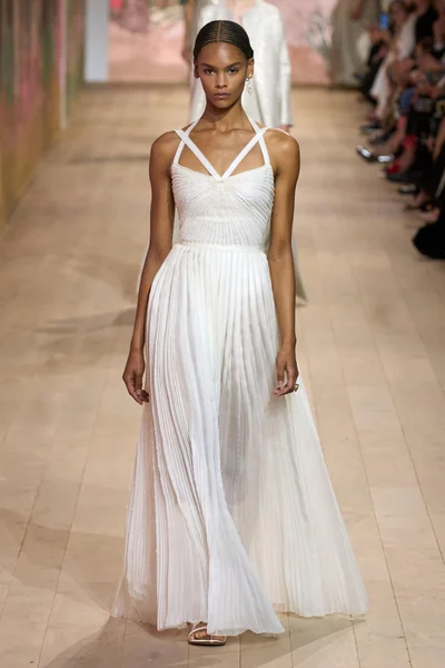 Look 54